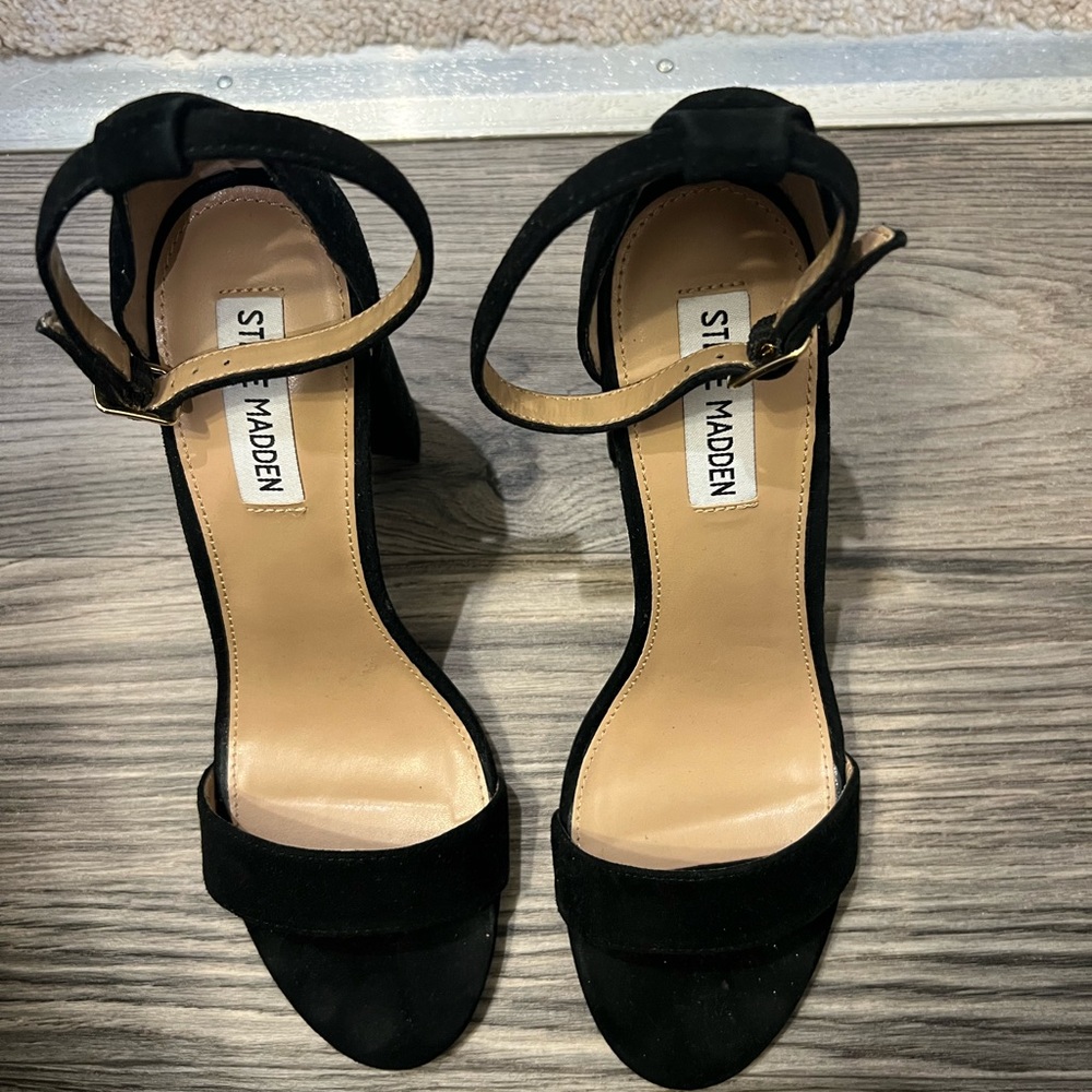 STEVE MADDEN Carson Black Heels Barely Worn